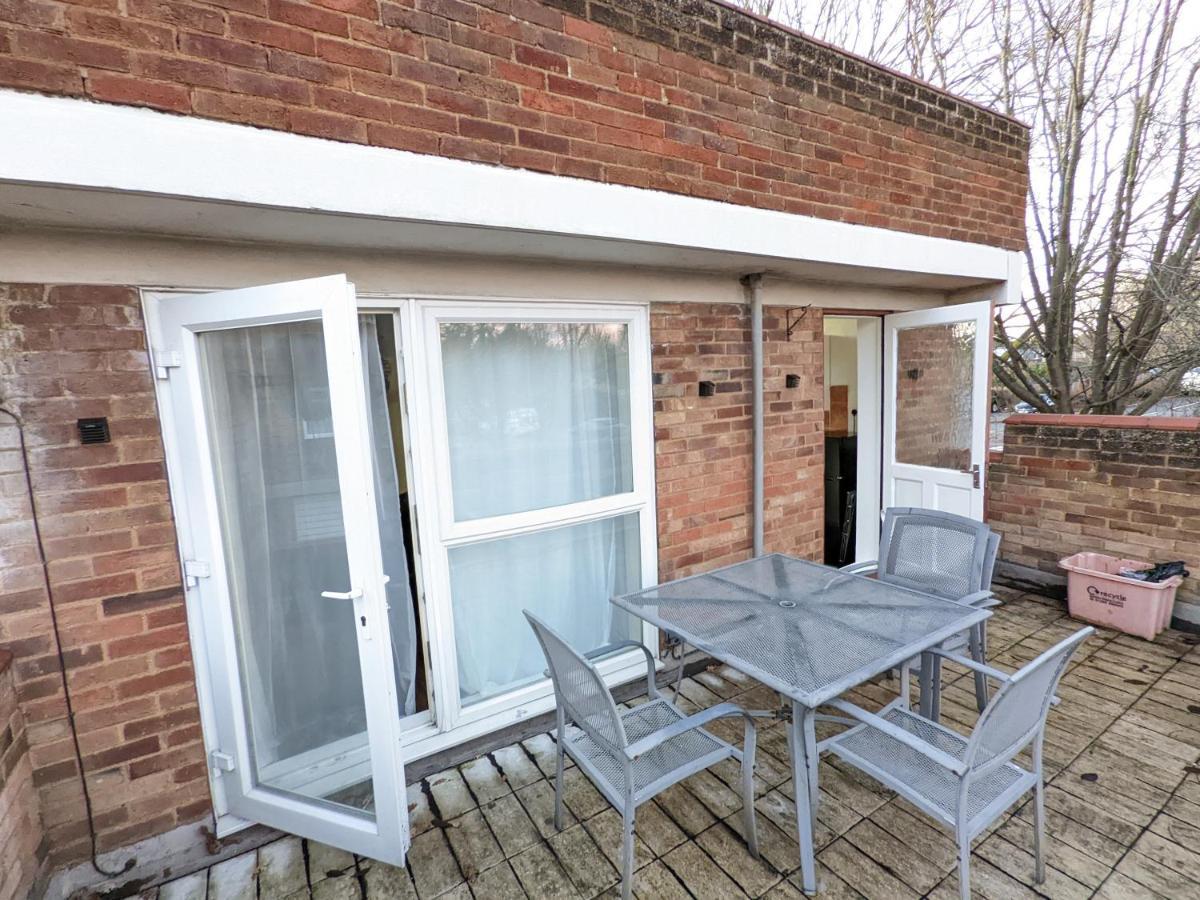 A&A Apartment Basildon Nevendon Exterior foto