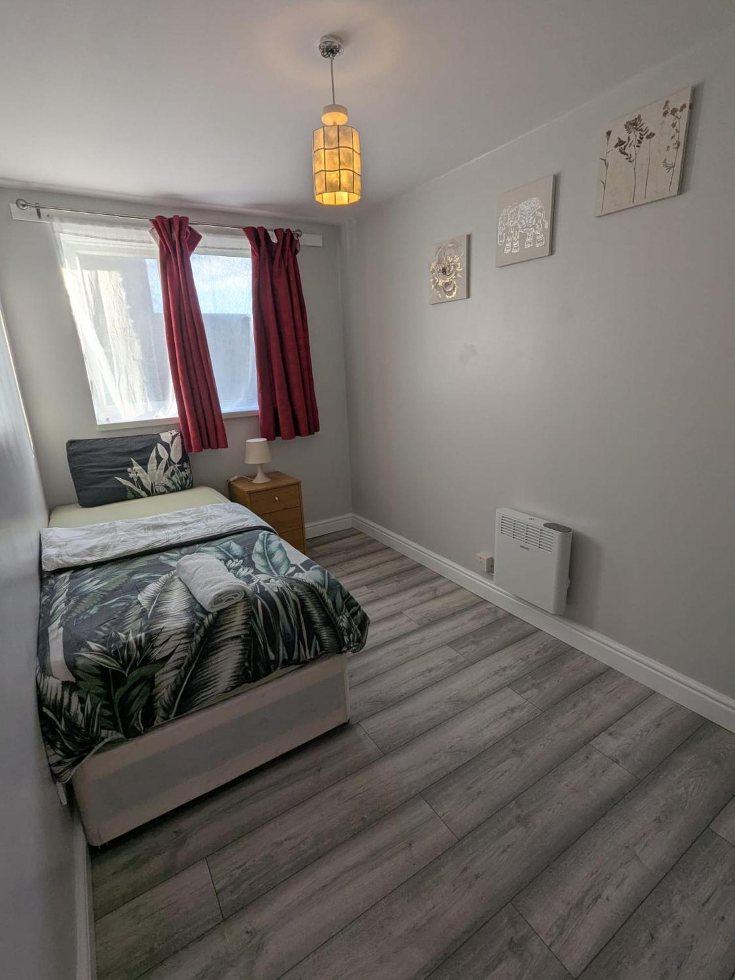 A&A Apartment Basildon Nevendon Exterior foto
