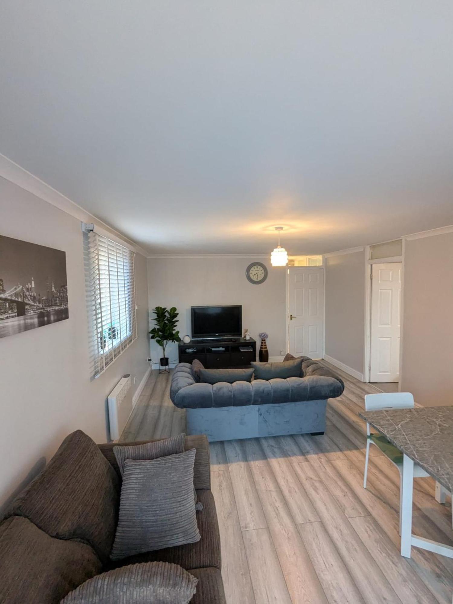 A&A Apartment Basildon Nevendon Exterior foto